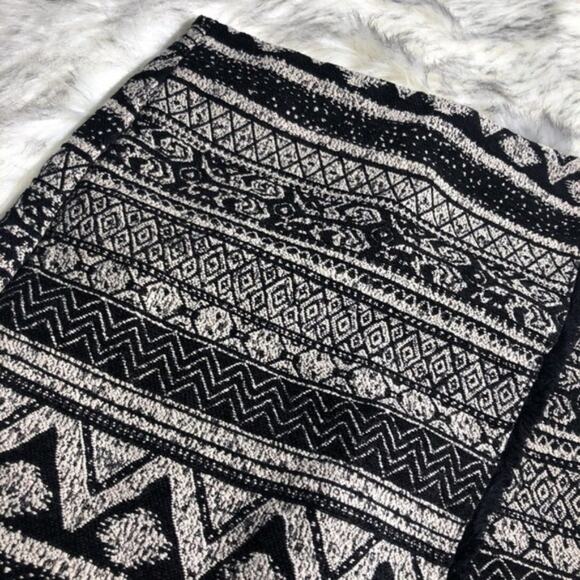 H&M short black & white striped boho knit faux wrap skirt size 2 - Picture 4 of 6